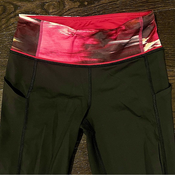 Lululemon Pace Rival Cropped Leggings in Black & Wind Berry Rumble - Rare - Picture 13 of 16